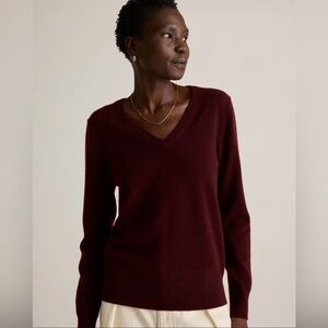 Quince 100% Mongolian Cashmere V- Neck Sweater in Rich Burgundy (Size Large)